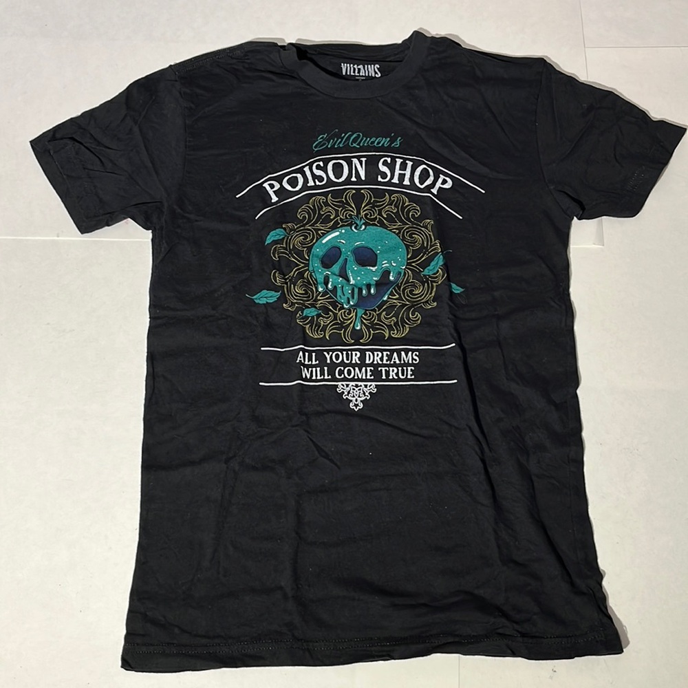 Disney Villains Evil Queen's Poison Shop t-shirt womens sz small BoxLunch